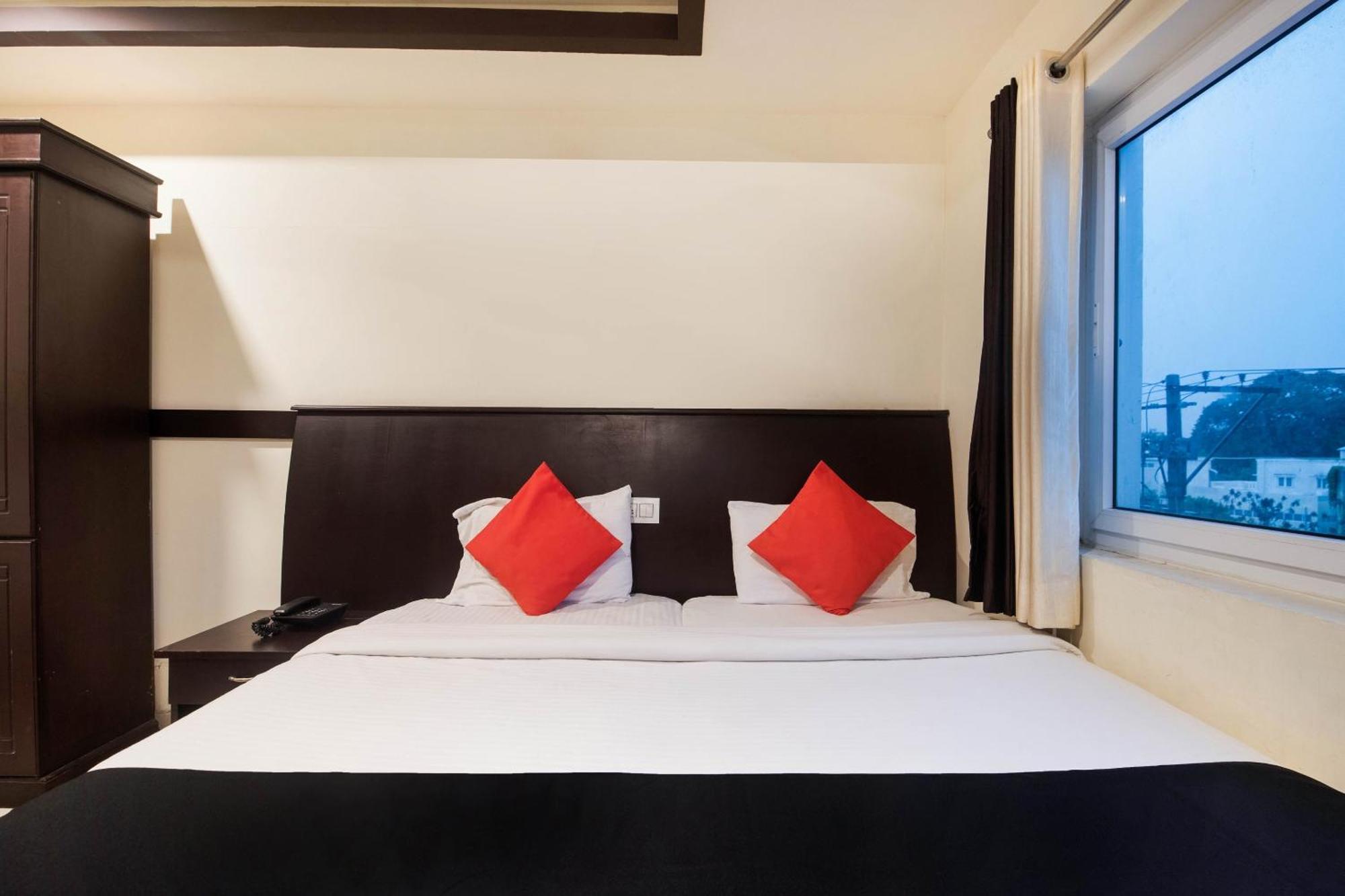 Capital O Alfa Hotel Vijayawāda Eksteriør billede